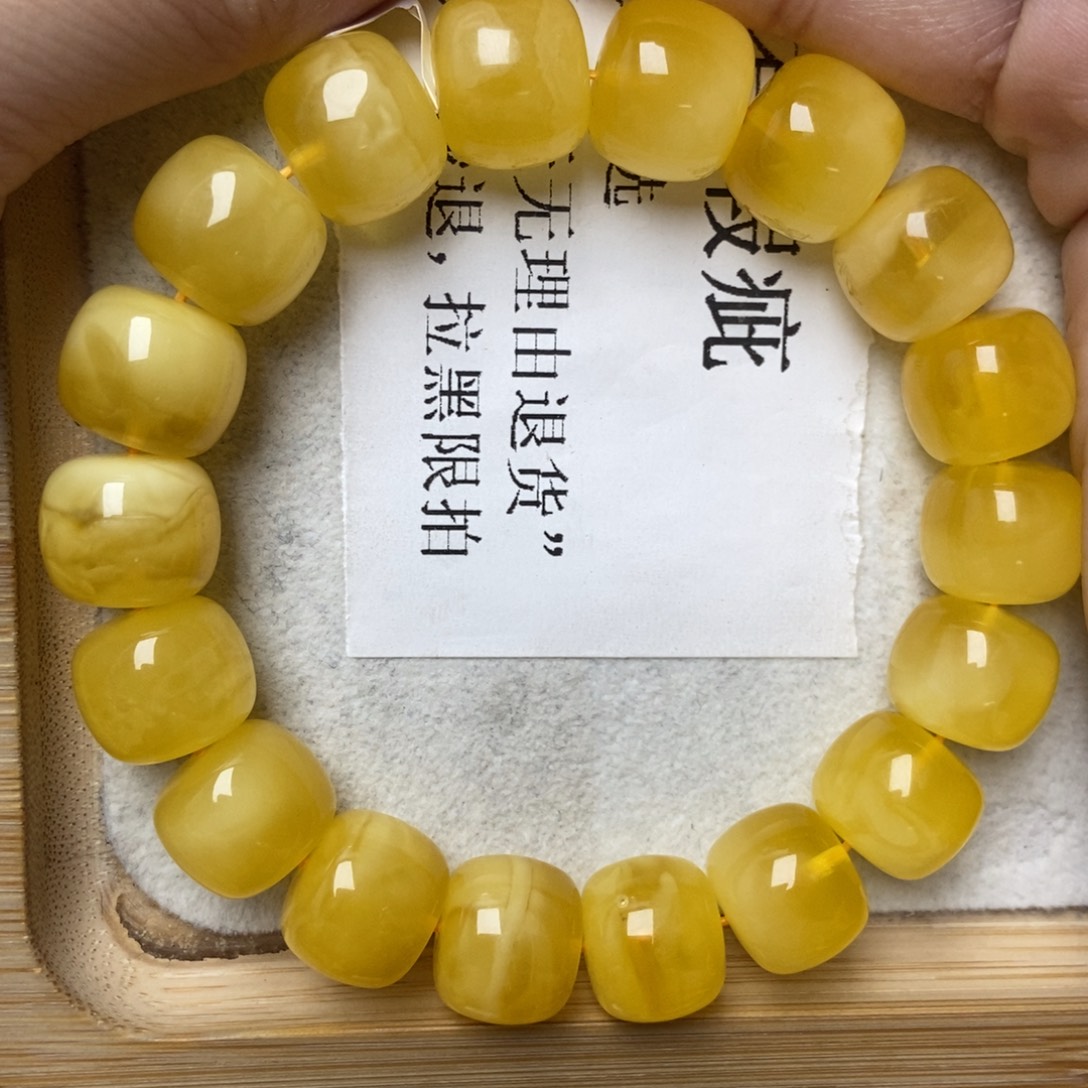 琥珀未镶嵌珠宝奇石24