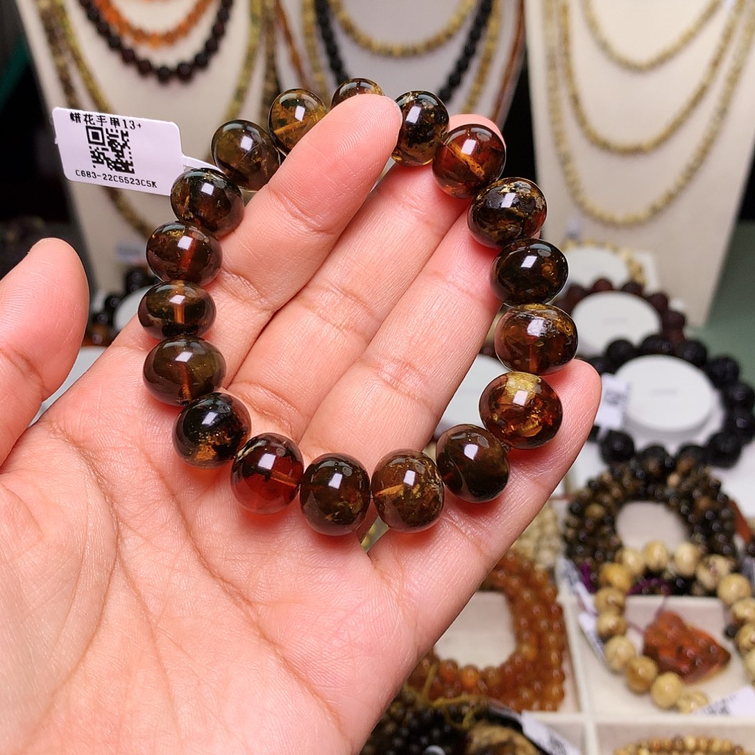 一***好琥珀未镶嵌裸石抚顺琥珀683