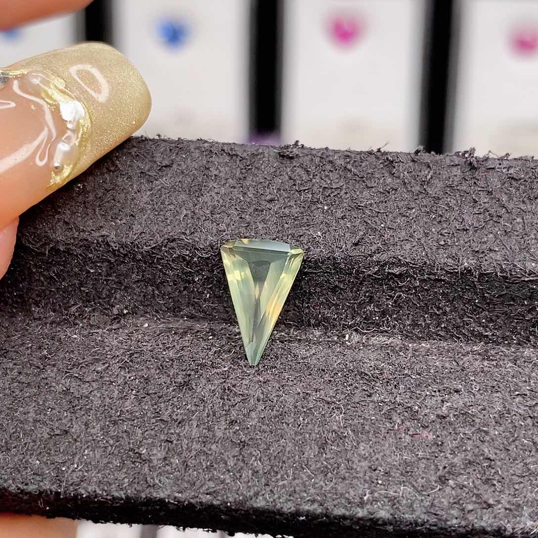 蓝宝石裸石未镶嵌1327号1.33ct