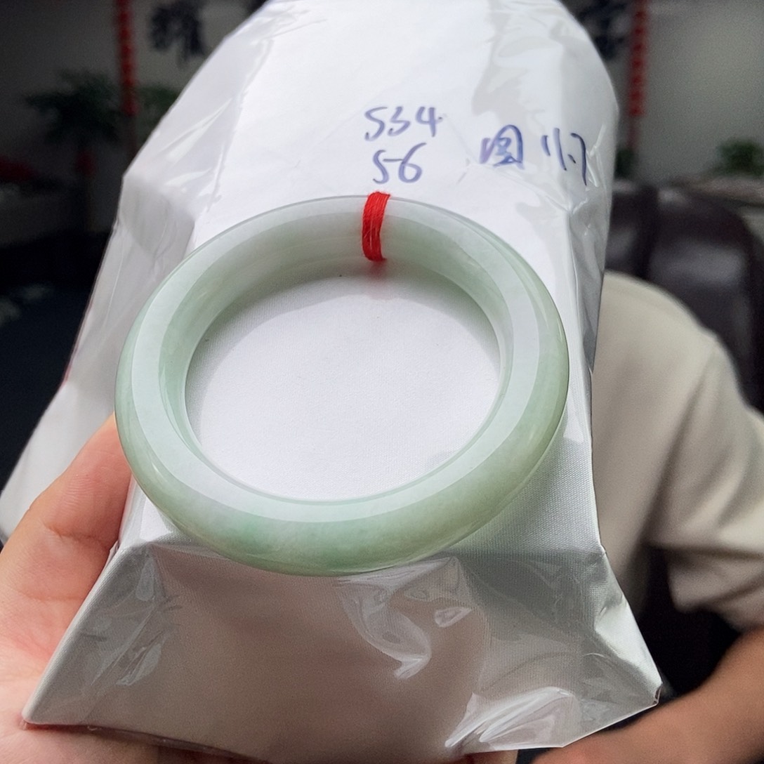 翡翠手镯未镶嵌拍一发一