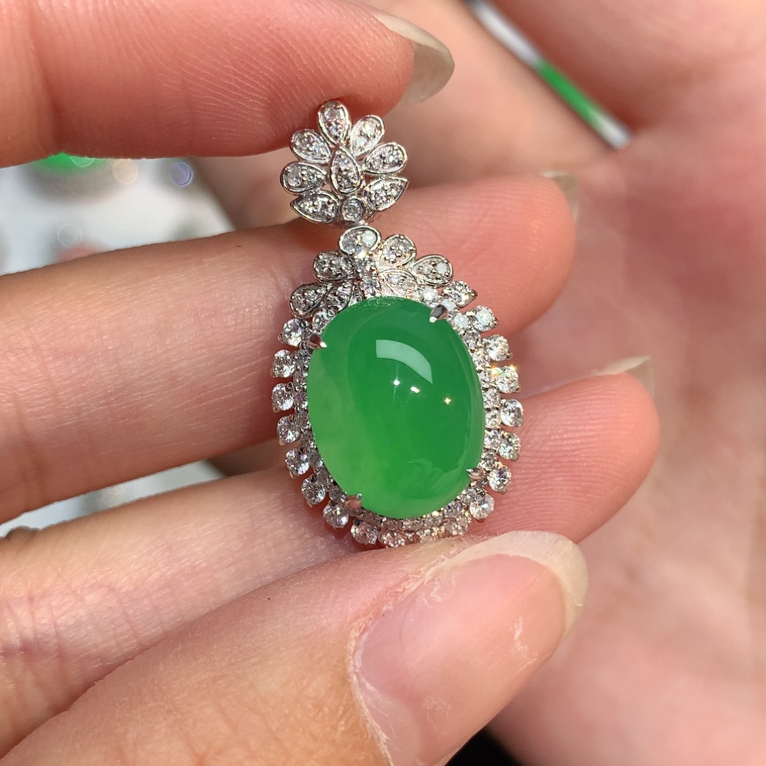 翡翠颈饰18K金镶嵌幽**O翡翠