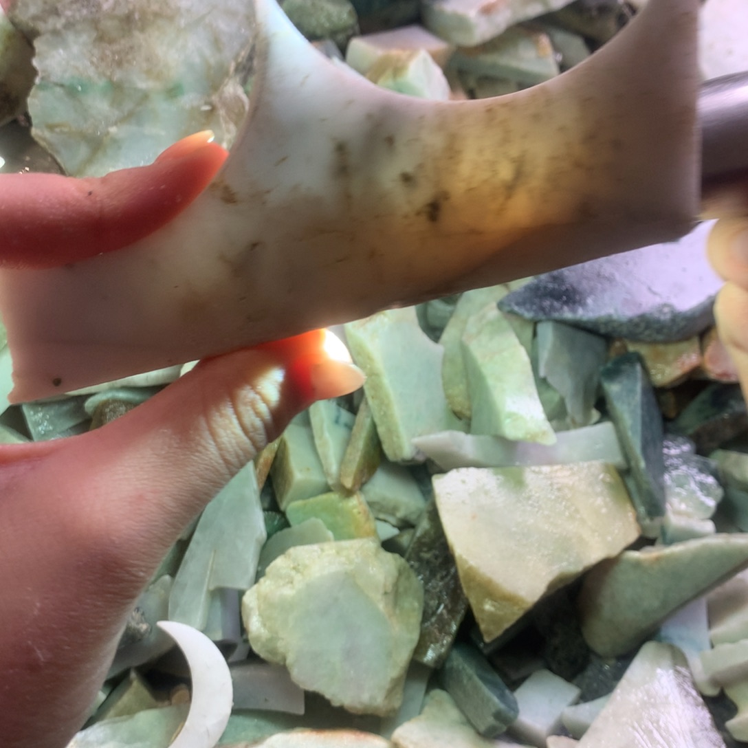 翡翠颈饰未镶嵌缅甸翡翠