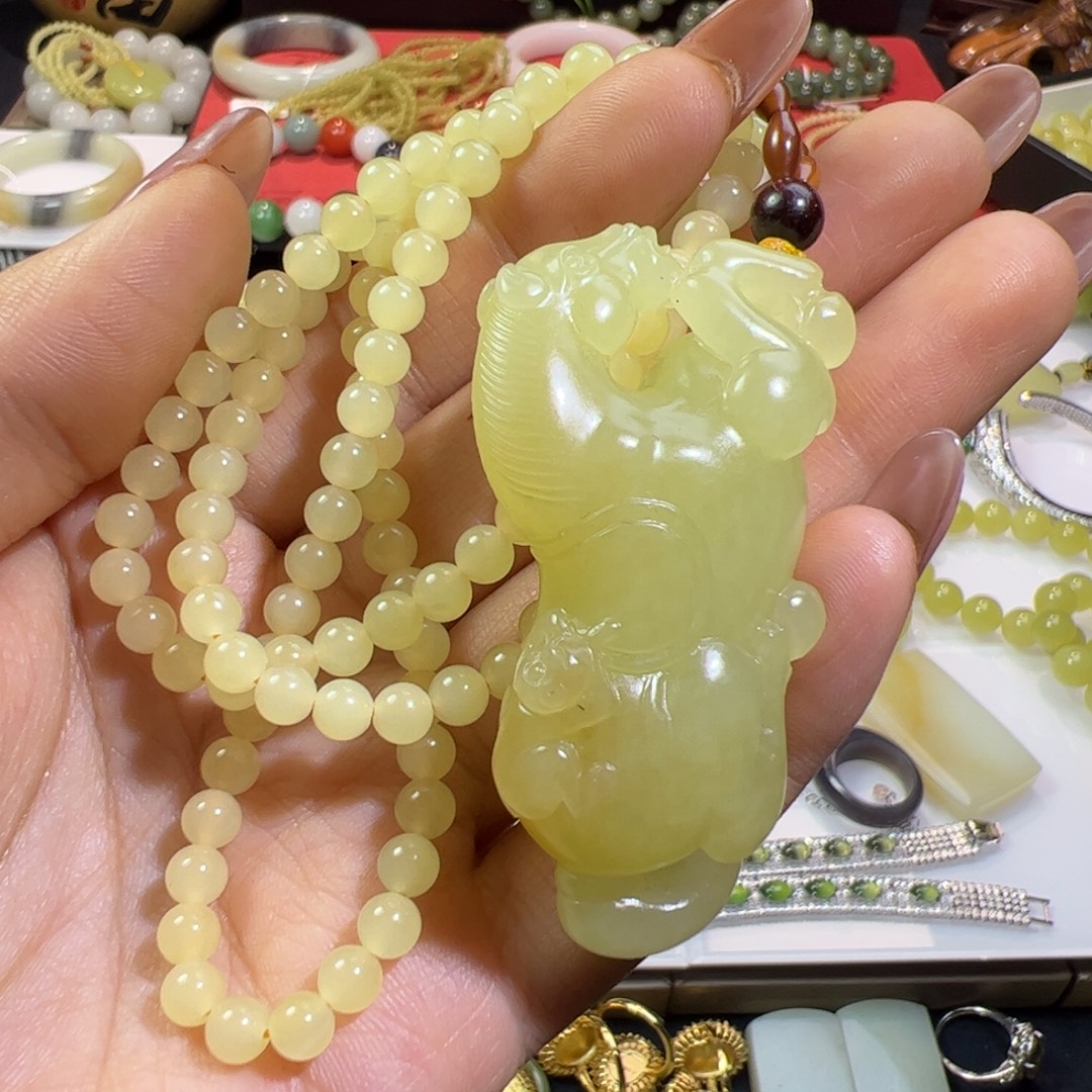 和田玉未镶嵌颈饰