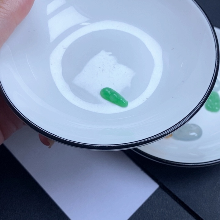 W***3翡翠未镶嵌颈饰翡翠