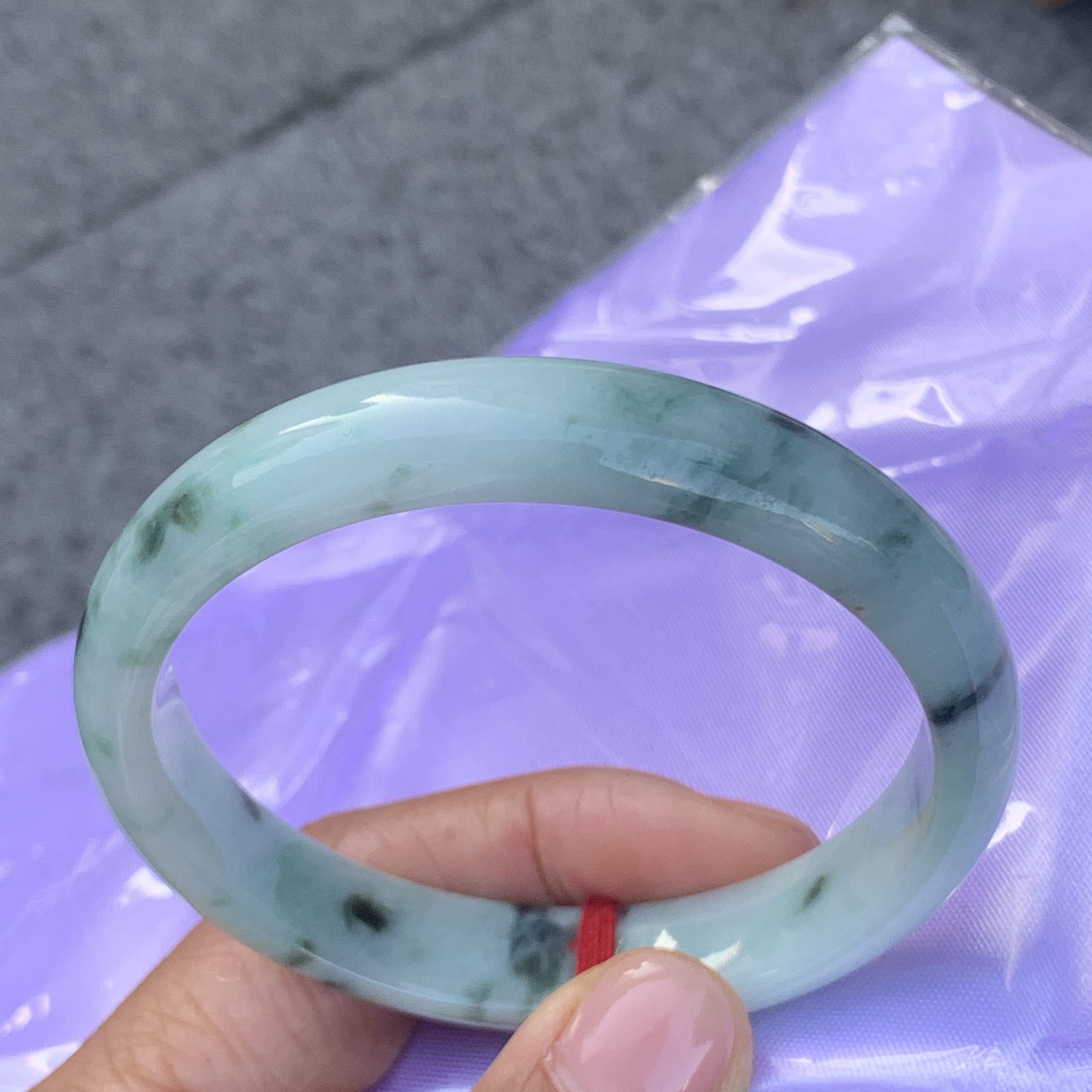 天然翡翠A货．飘花手镯圈口尺寸58.1*11.6*7.9