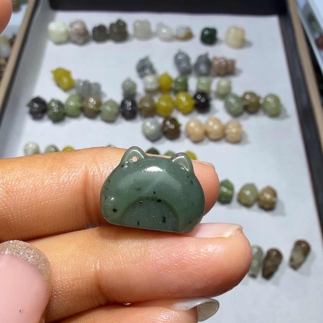 和田玉未镶嵌珠宝奇石