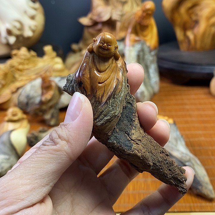 柏木（崖柏）弥勒佛