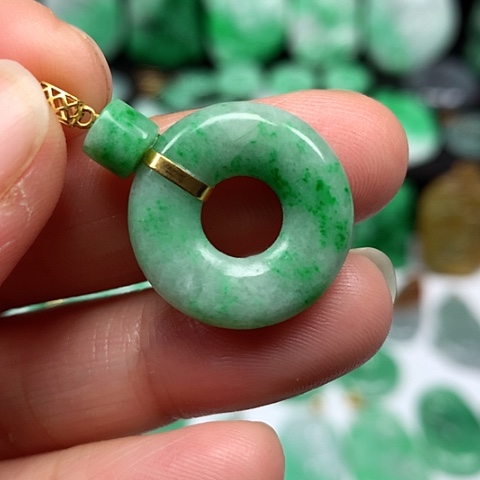 翡翠吊坠(不含链)18K金镶嵌