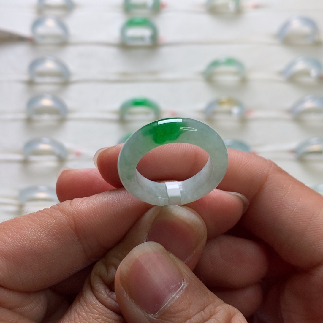 翡翠未镶嵌戒指14圈口
