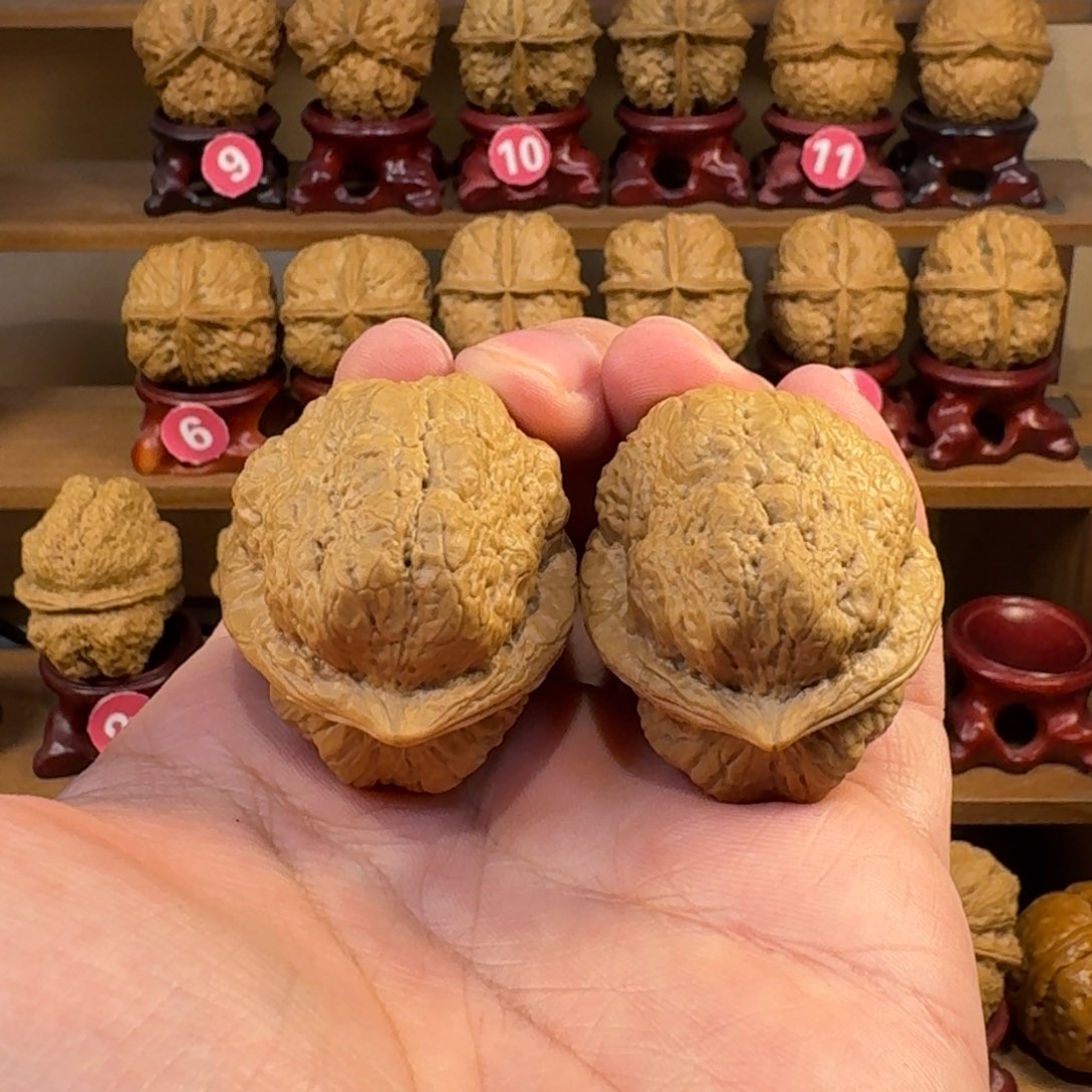 铁核桃把件金蟾蛤蟆头