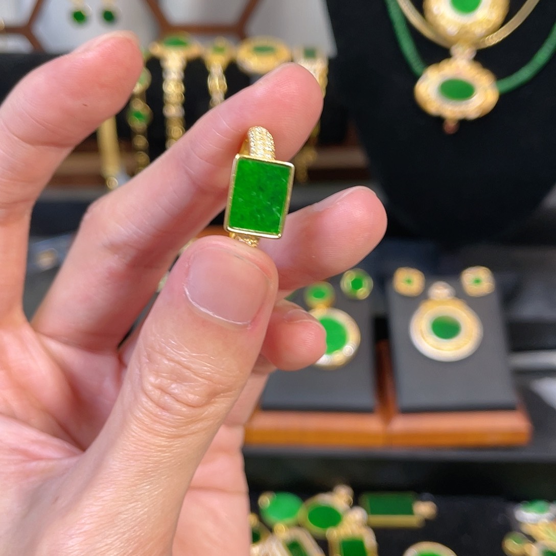 翡翠戒指银S925镀金镶嵌