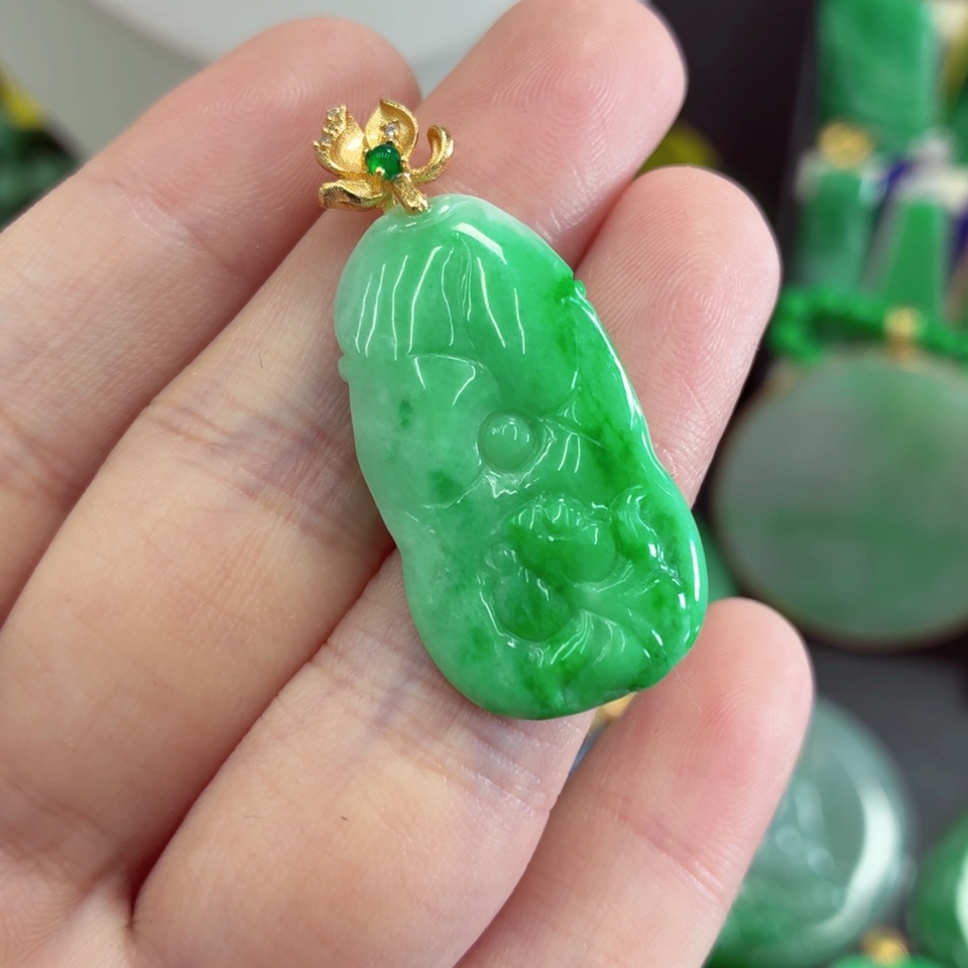 翡翠未镶嵌吊坠(不含链)