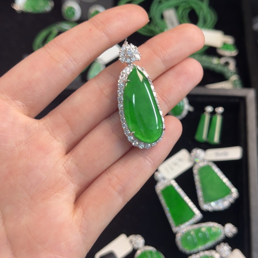 翡翠银S925镶嵌戒指福瓜吊坠