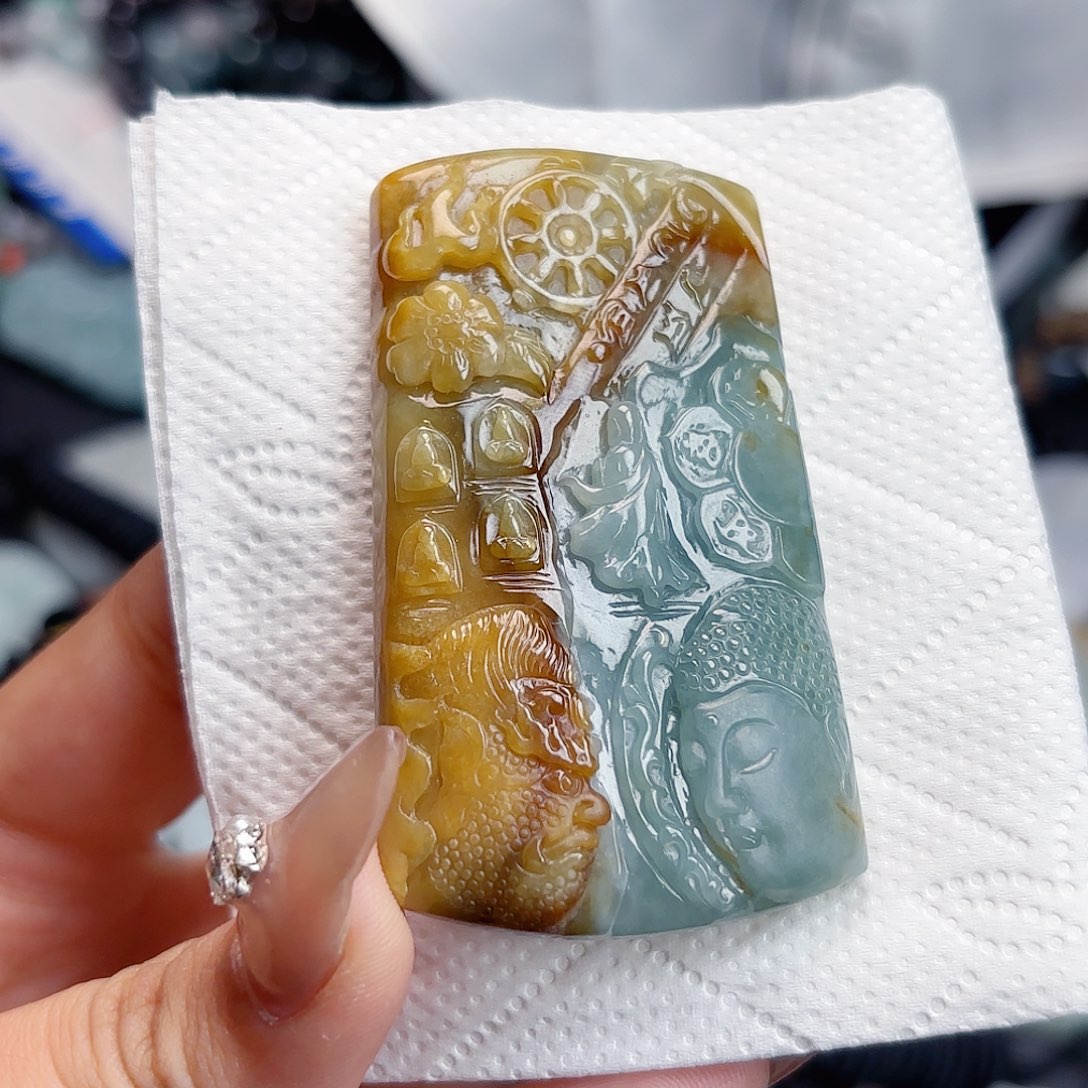 翡翠未镶嵌颈饰一念