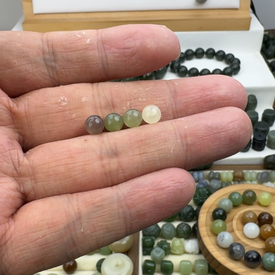 小***乖和田玉未镶嵌珠宝半成品和田玉6㎜圆珠