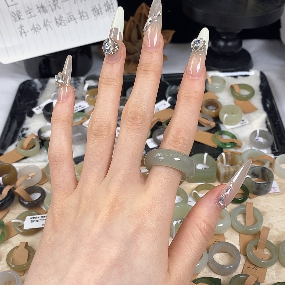 柠***萌未镶嵌戒指和田玉z200且末蓝轮胎19.6