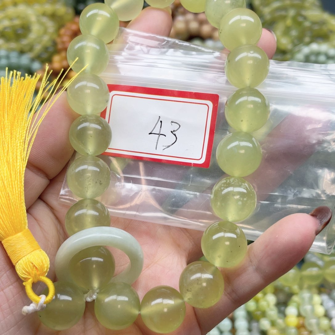 未镶嵌蛇纹石玉手链