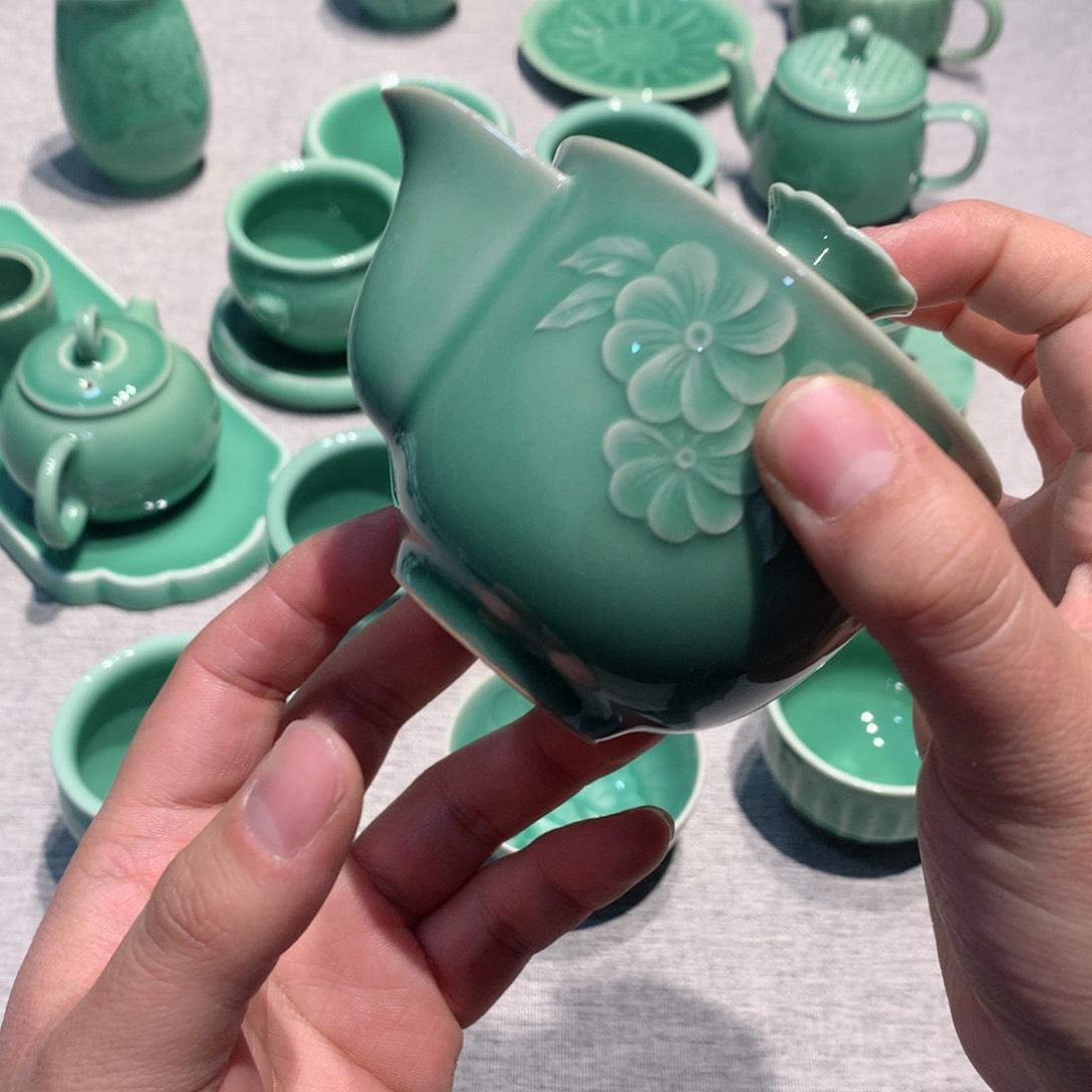 山***峰龙泉青瓷茶具茶壶