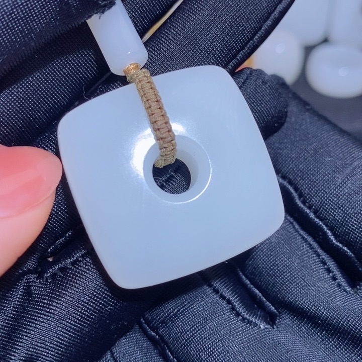 和田玉吊坠(不含链)未镶嵌