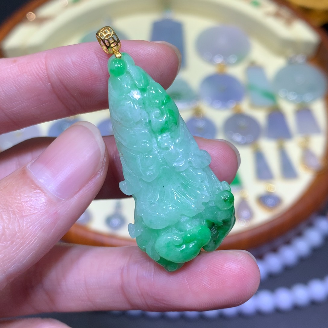 翡翠吊坠(不含链)18K金镶嵌