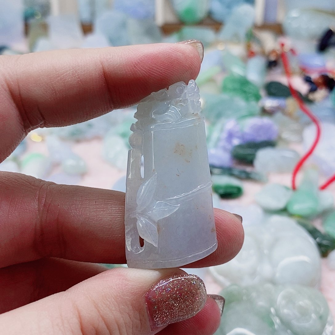 颈饰未镶嵌翡翠天然