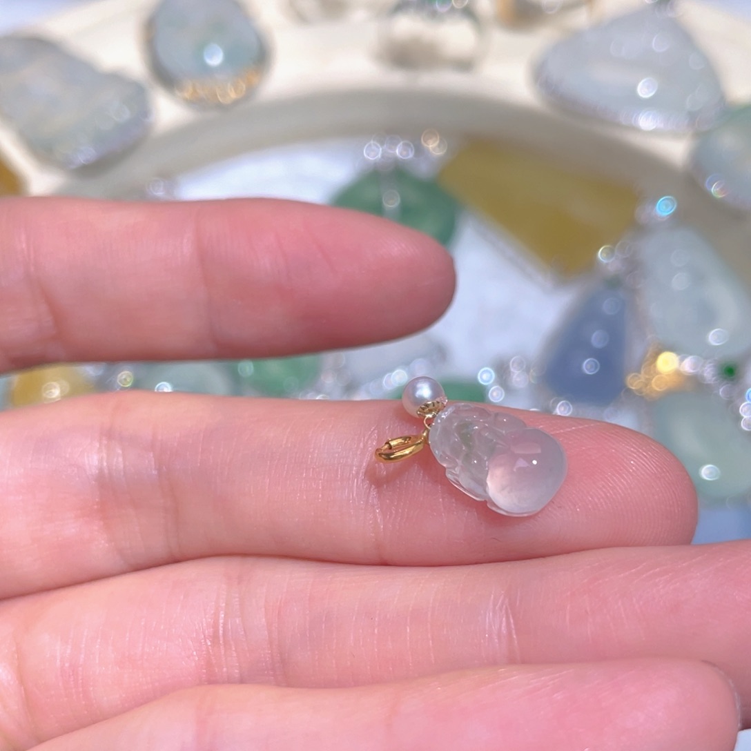 翡翠颈饰18K金镶嵌翡翠