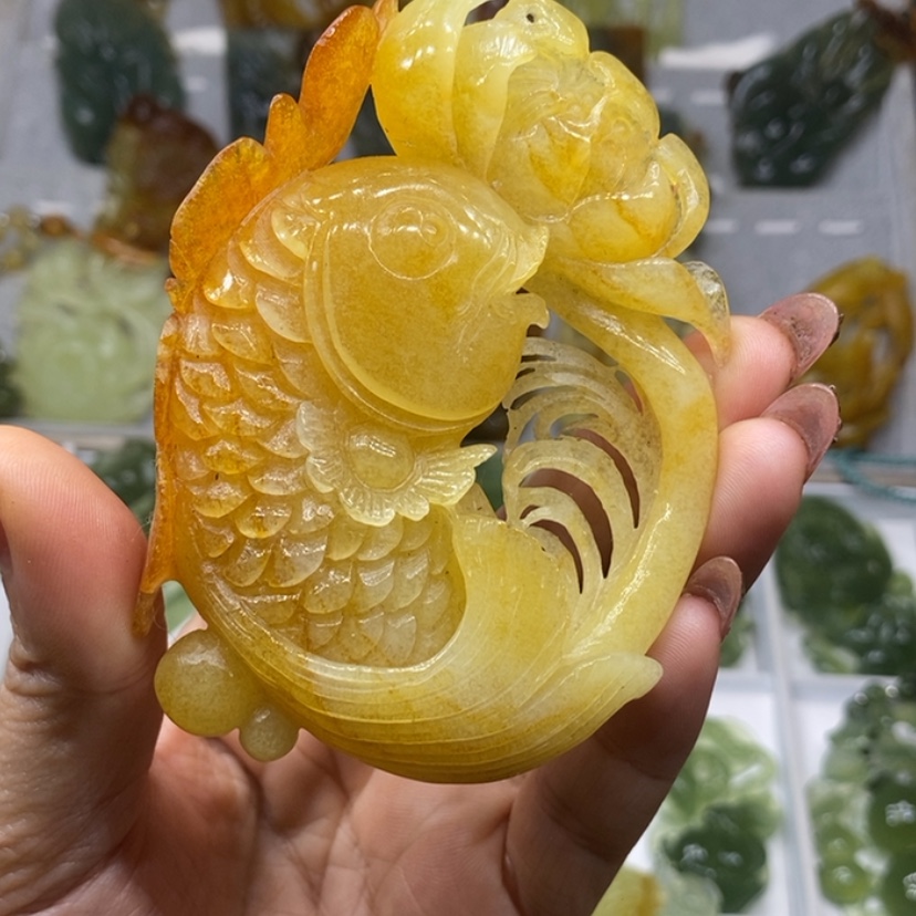 【闪购商品】蛇纹石玉颈饰未镶嵌干****姐