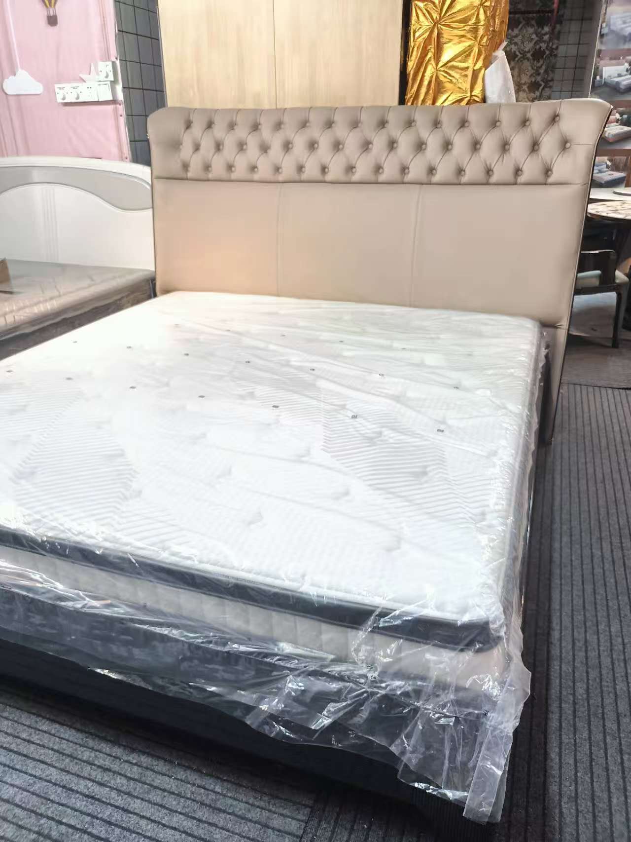 轻奢意式主卧大床软体高档