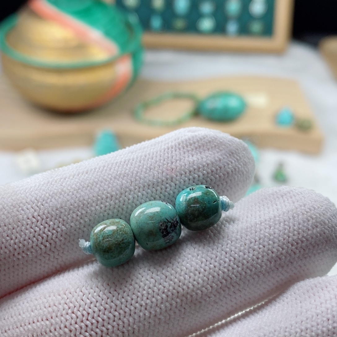 绿松石颈饰未镶嵌