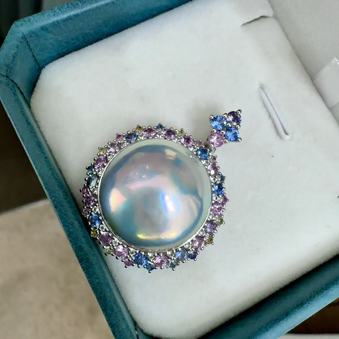 星空蓝马贝吊坠奄美岛约 20mm 彩色蓝宝石镶嵌