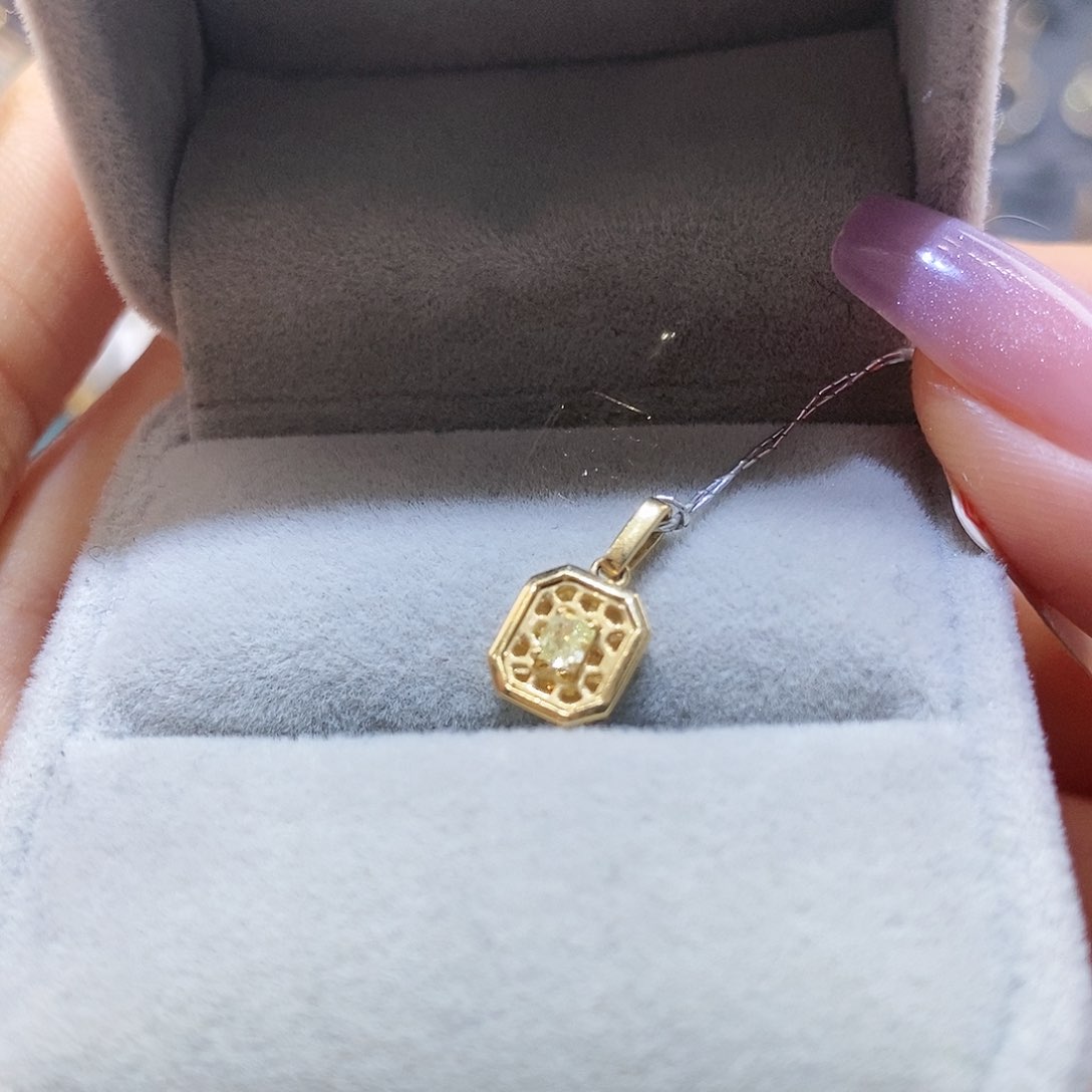 吊坠(不含链)钻石18K金镶嵌k黄黄钻方糖复古吊坠