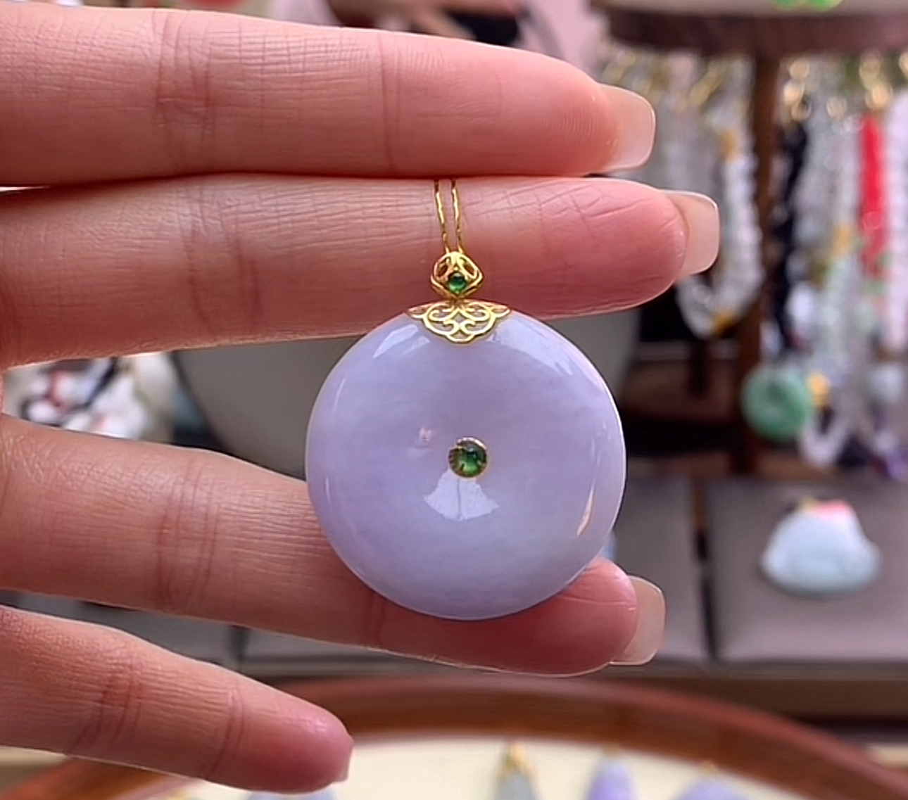 天然a货翡翠吊坠