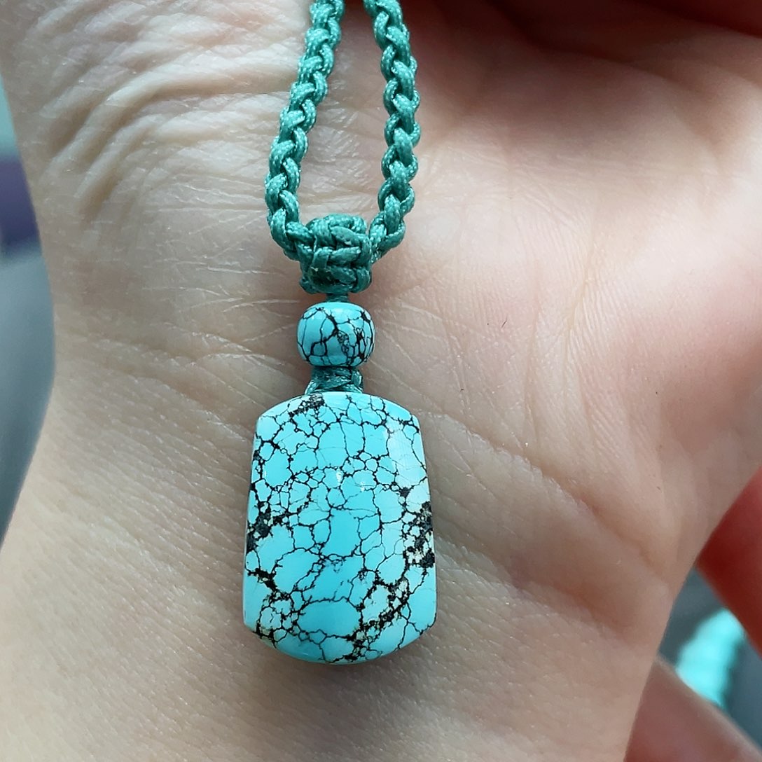 绿松石颈饰未镶嵌