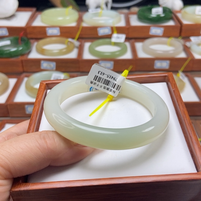 【闪购商品】和田玉手镯未镶嵌