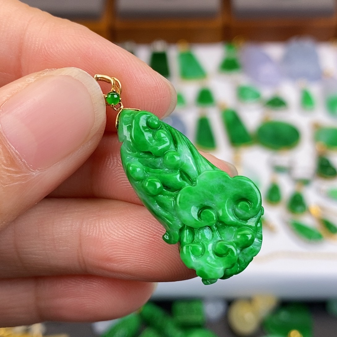 吊坠(不含链)18K金镶嵌翡翠