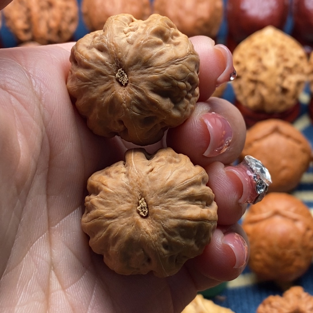 文玩核桃把件猫*?精品小手捻