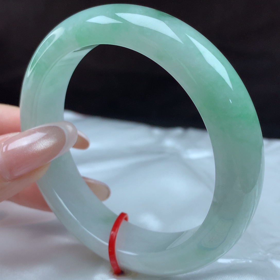 翡翠手镯未镶嵌0126，