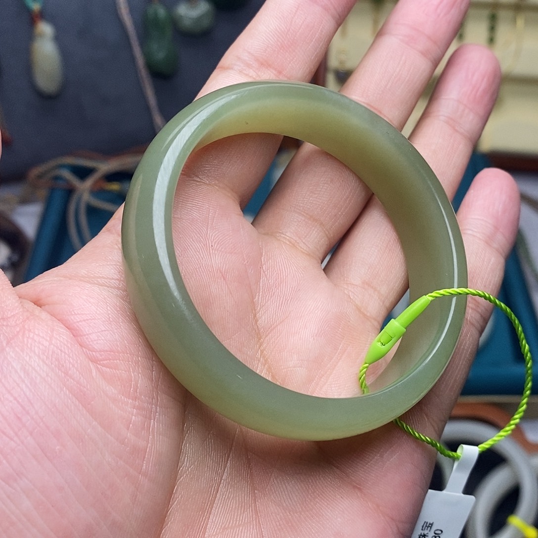 和田玉未镶嵌颈饰圈口58.7