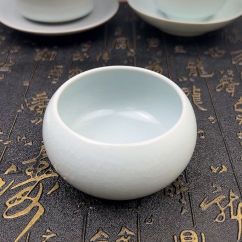 汝瓷月白仿古釉禅定杯