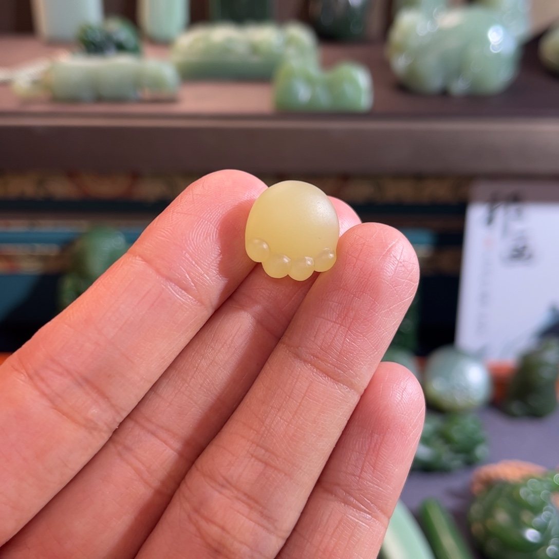 和田玉未镶嵌颈饰定制