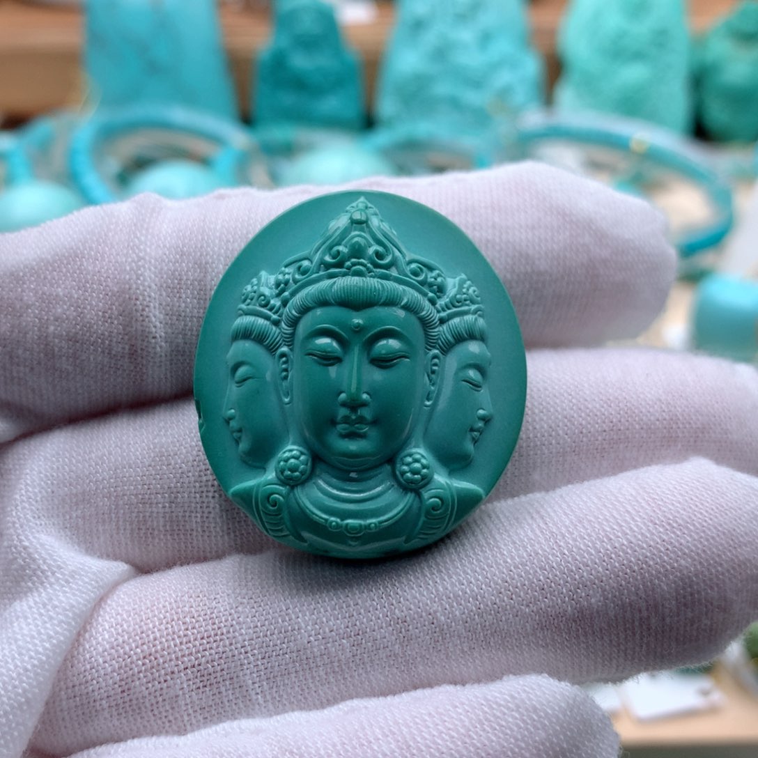 绿松石颈饰未镶嵌