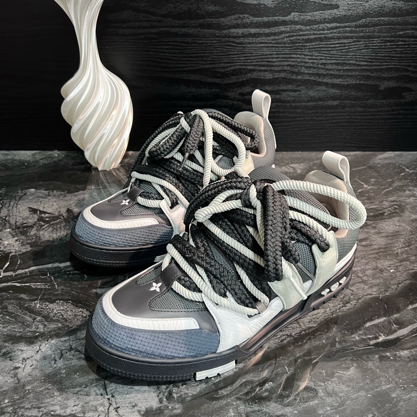 95新 LouisVuitton/路易威登 2205/41.5码/黑灰Skate面包鞋休闲鞋