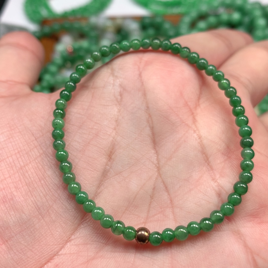 翡翠手链未镶嵌翡翠