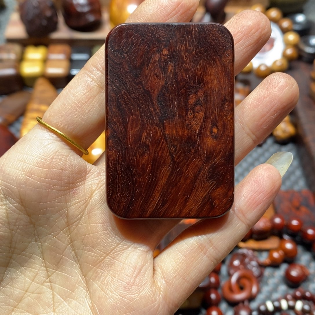 齐***胜檀香紫檀（小叶紫檀）木