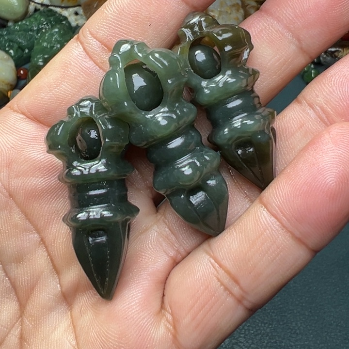 和田玉未镶嵌把件