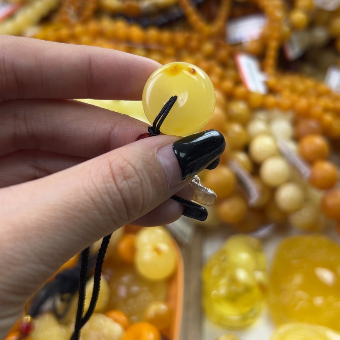 琥珀珠宝奇石未镶嵌