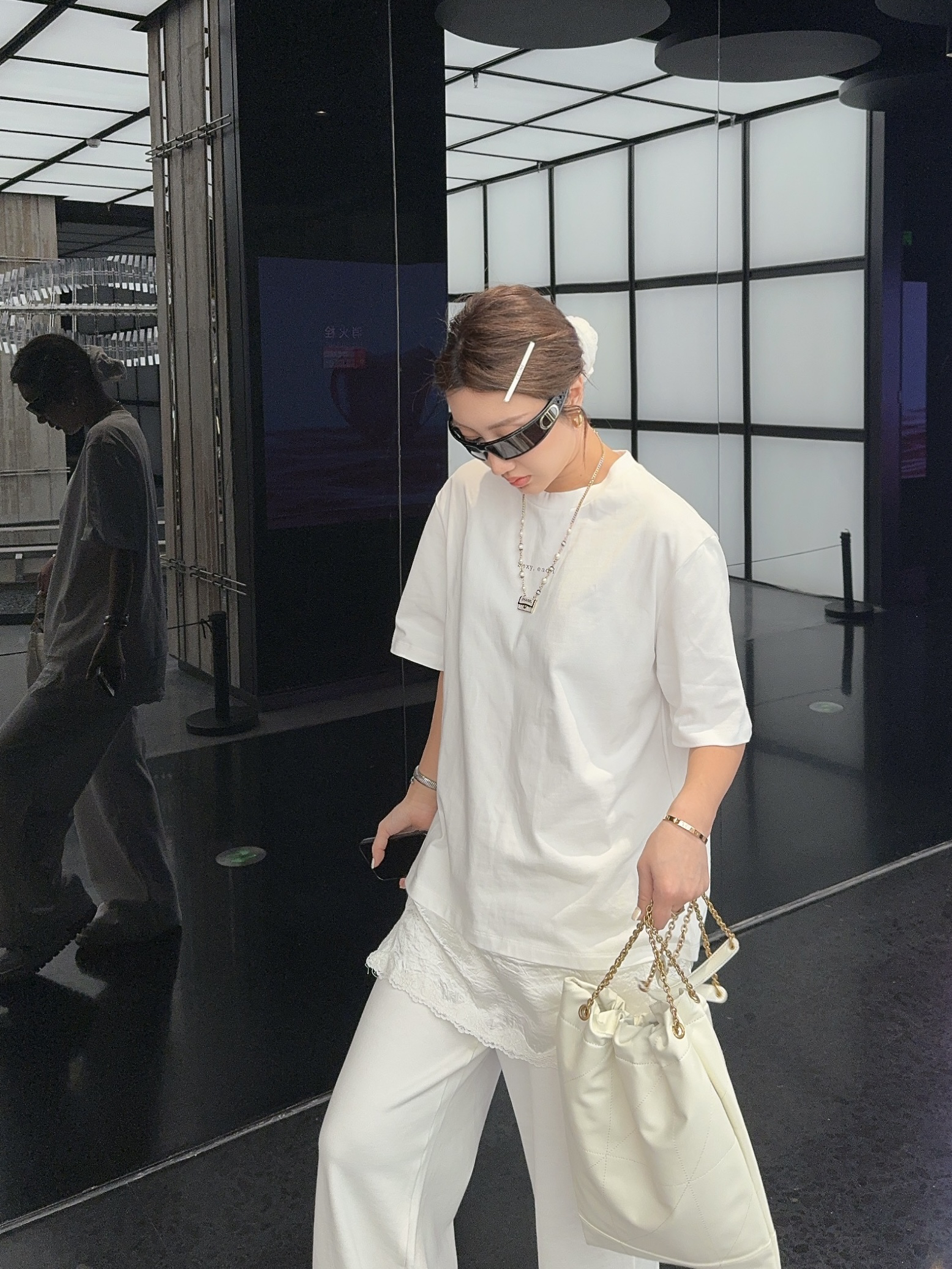 【U娜】韩系圆领字母T恤拼接下摆蕾丝花边