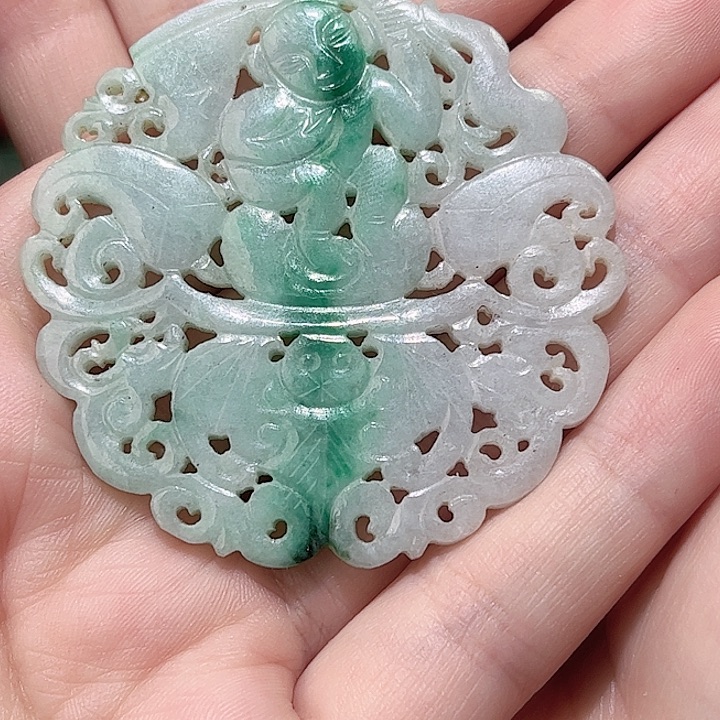 翡翠颈饰未镶嵌陆*辰