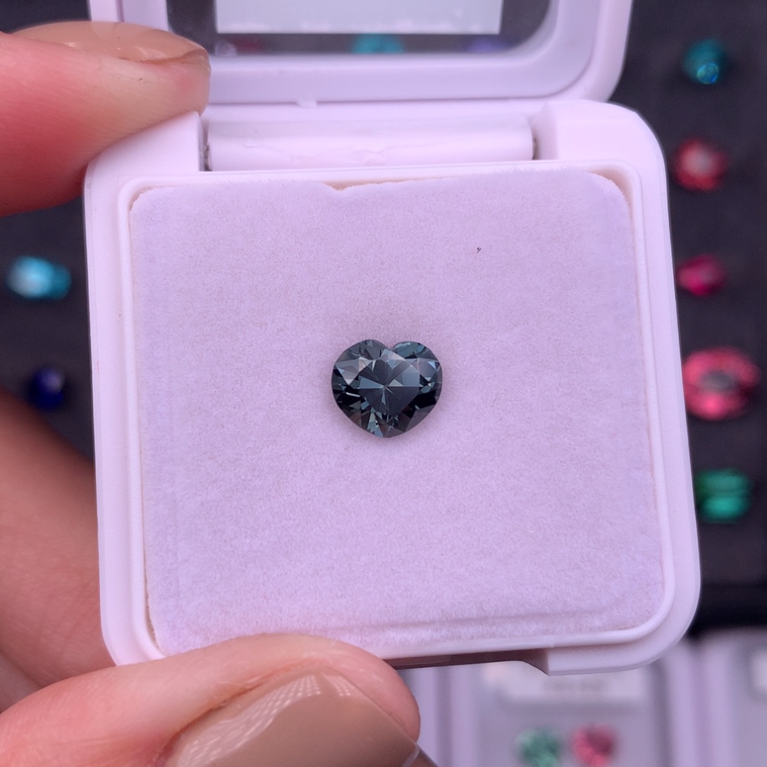 尖晶石裸石未镶嵌1.46ct