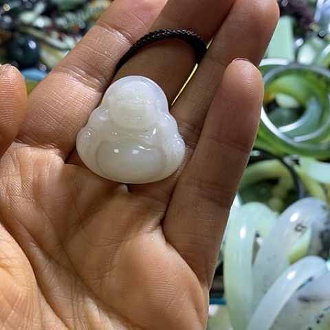 岫玉颈饰未镶嵌一个